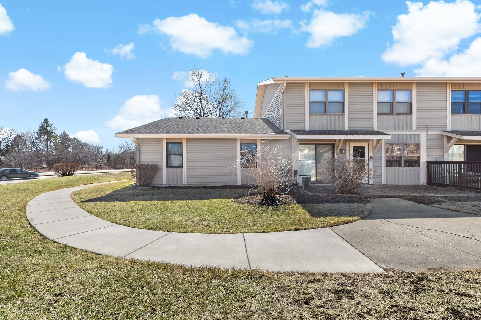 5780 MADRID CT #48-B, Hanover Park, IL 60133