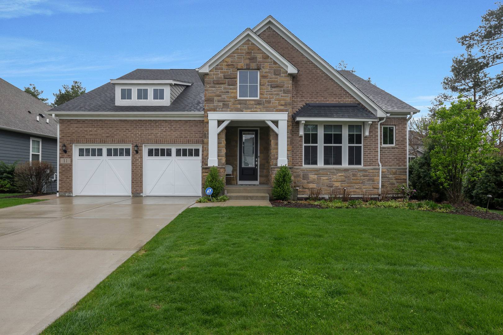 11 Somerset CIR, Wheaton, IL 60189