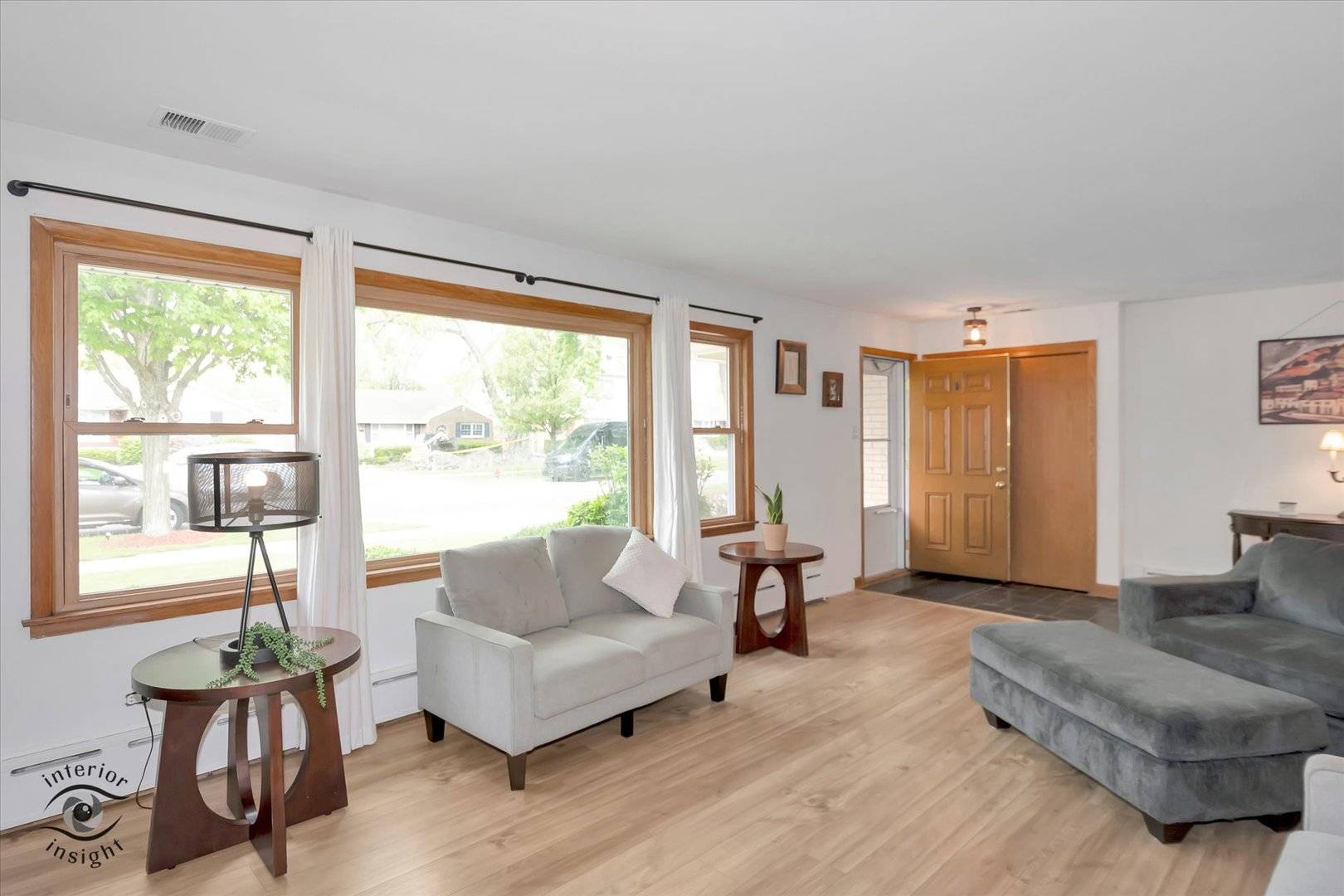 1217 Community DR, La Grange Park, IL 60526