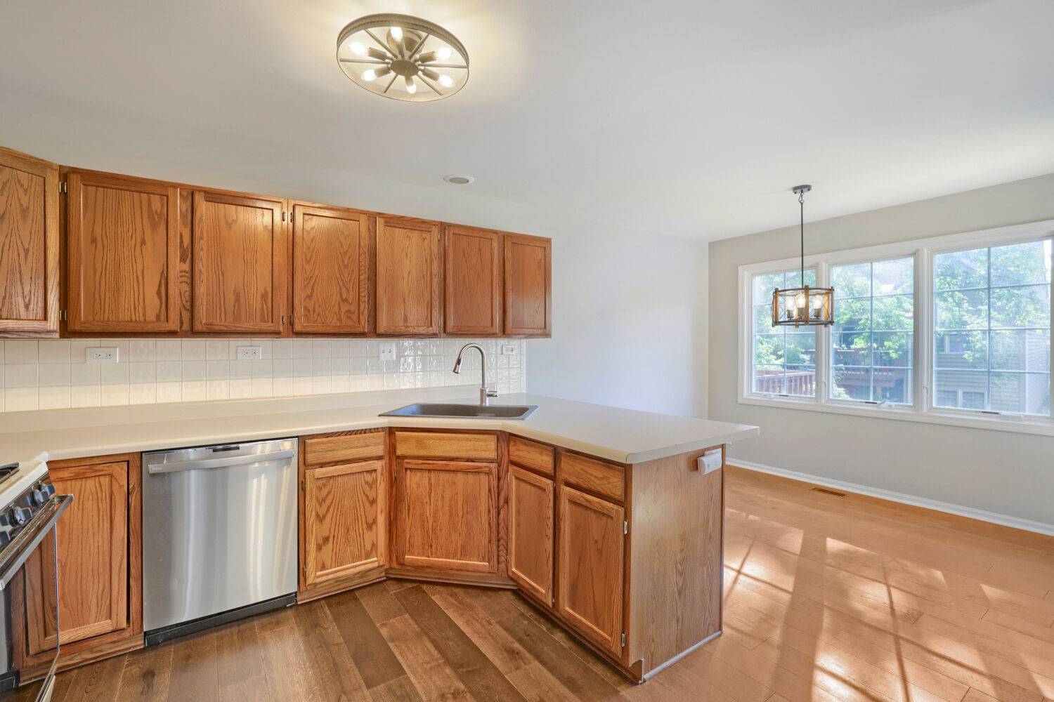 516 Silver Aspen CIR, Crystal Lake, IL 60014