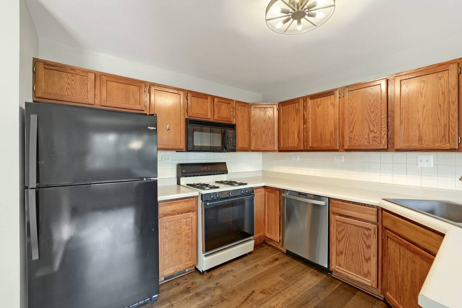 516 Silver Aspen CIR, Crystal Lake, IL 60014