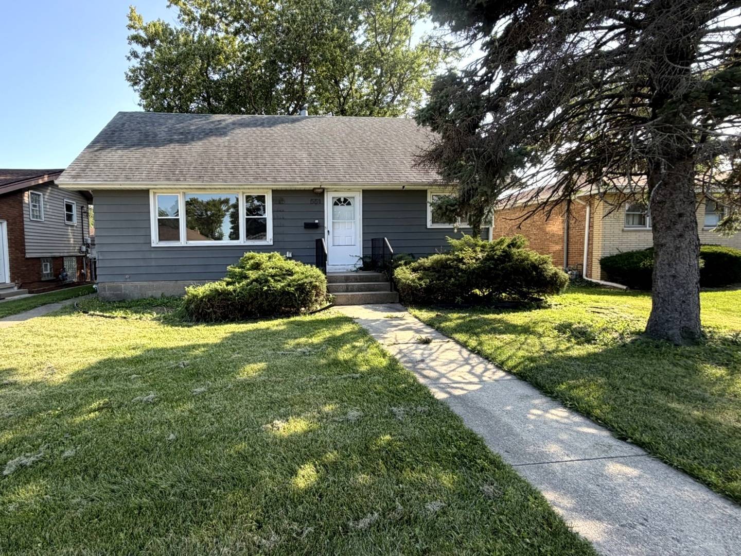 551 Marie DR, South Holland, IL 60473