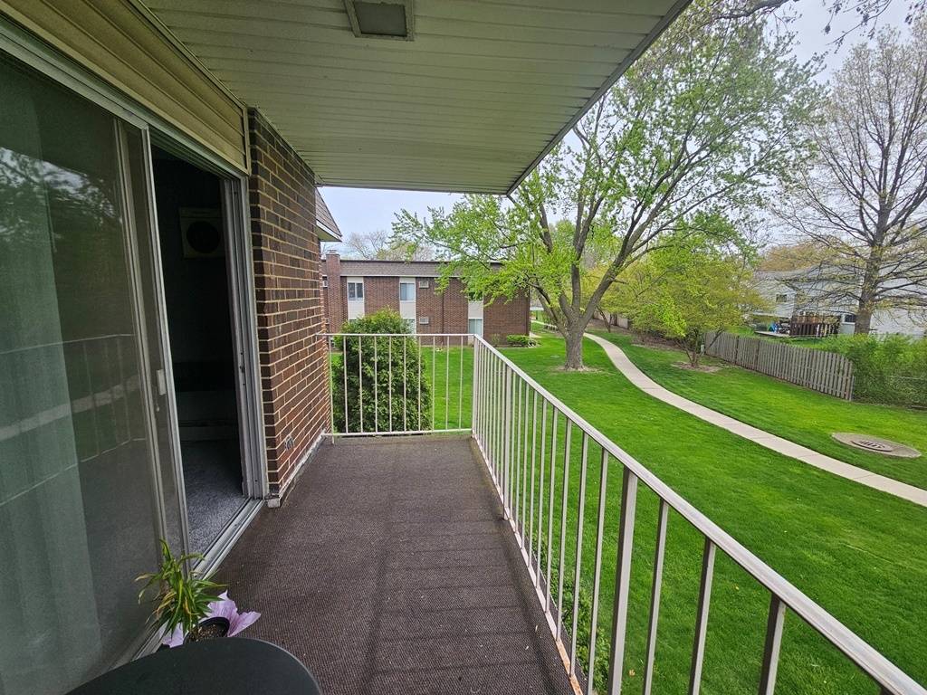 974 Thornton LN #212, Buffalo Grove, IL 60089