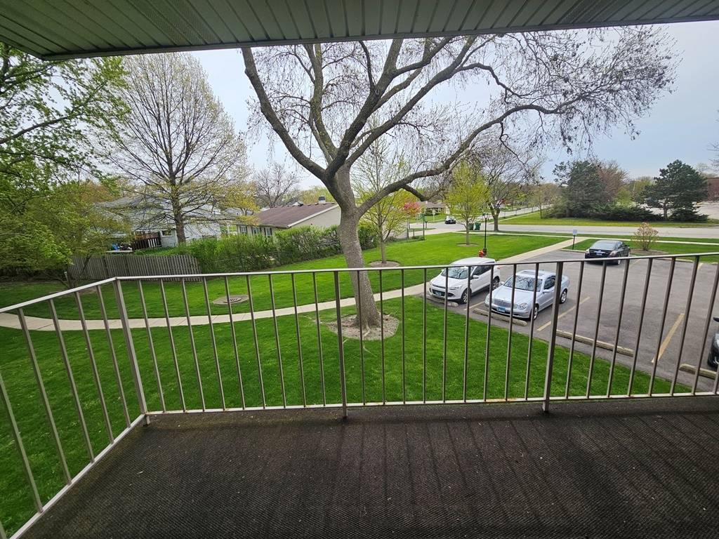 974 Thornton LN #212, Buffalo Grove, IL 60089