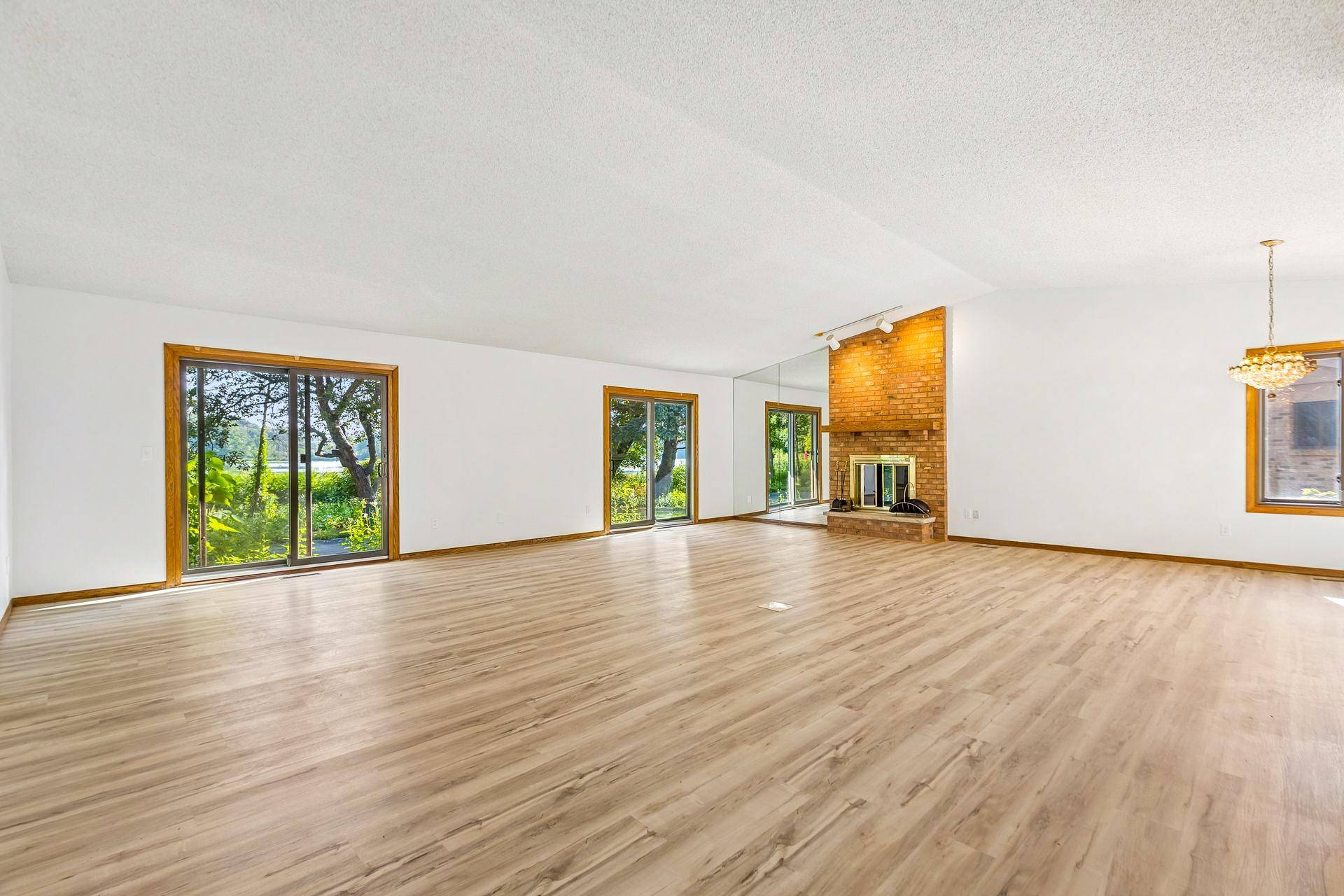 340 Inland LN N, Plymouth, MN 55447