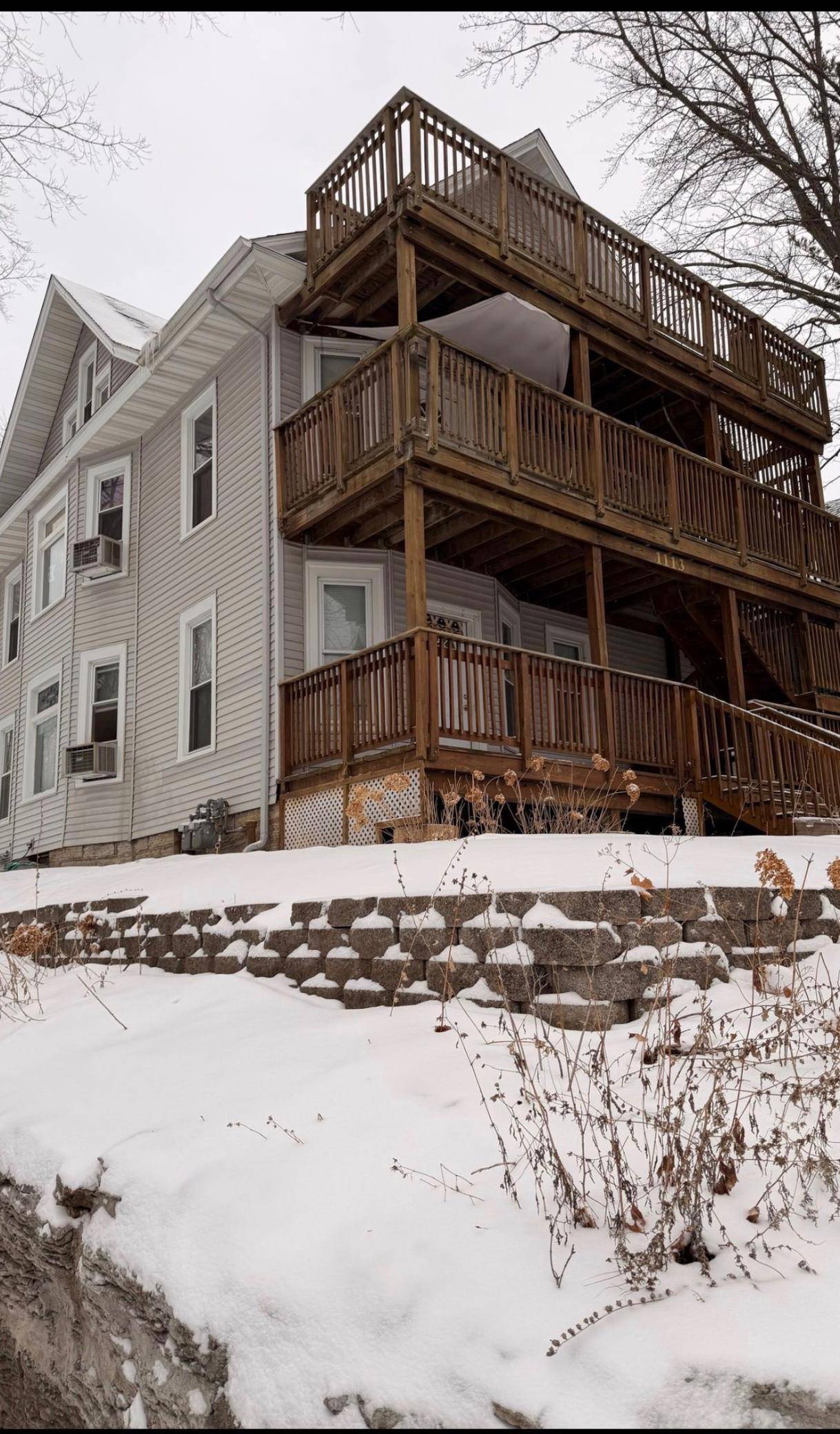 1113 Edgerton ST, Saint Paul, MN 55130