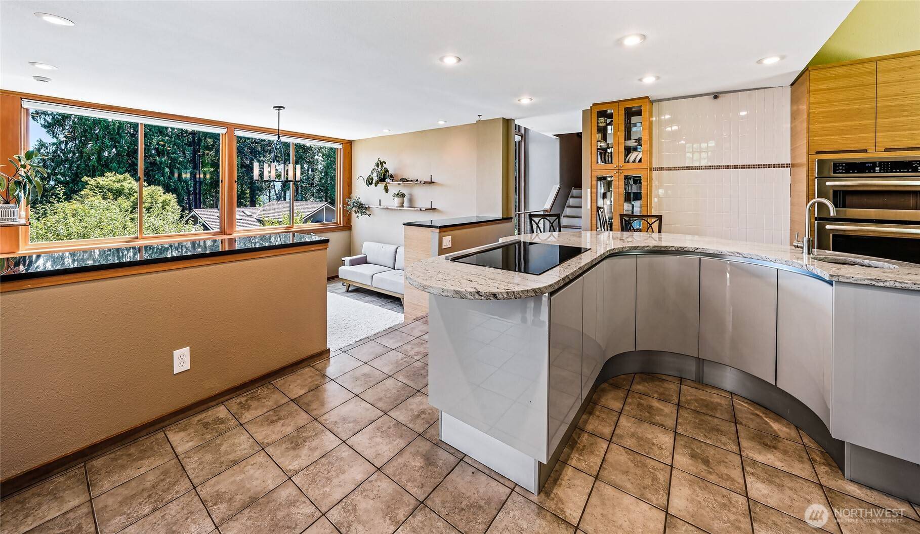 9426 SE 52nd ST, Mercer Island, WA 98040