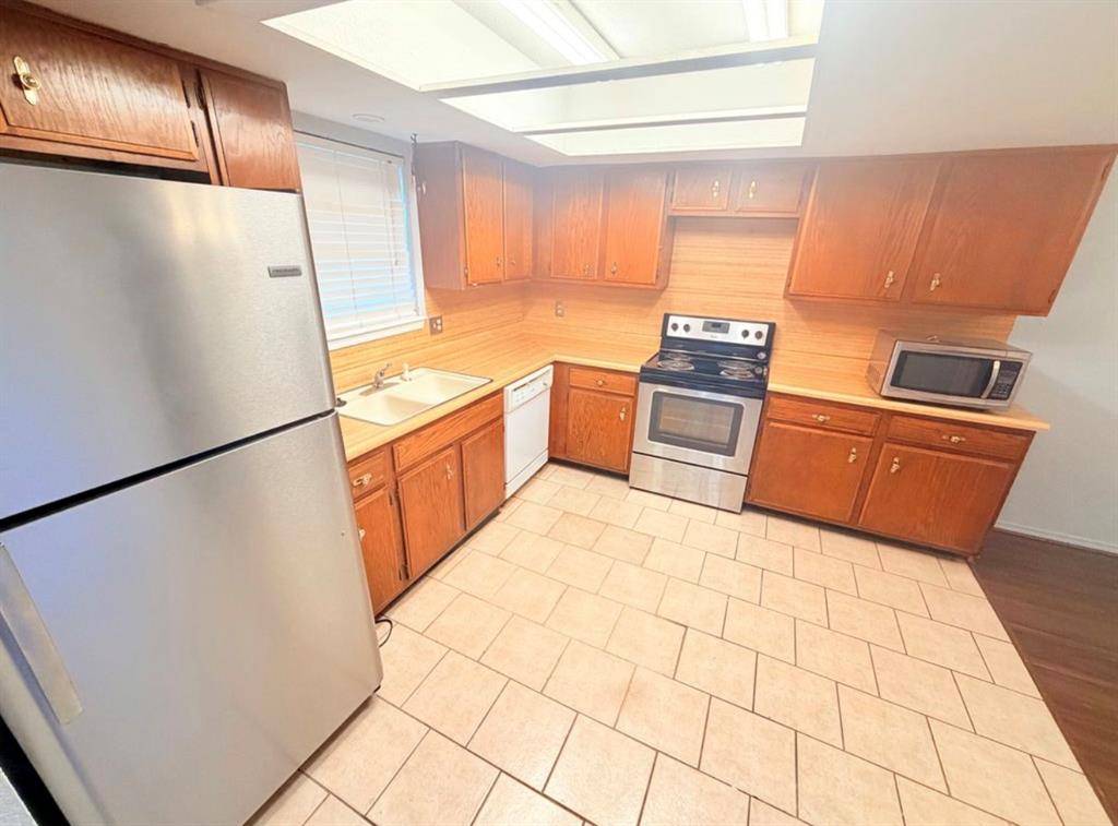 8077 NW 23rd ST, Oklahoma City, OK 73127
