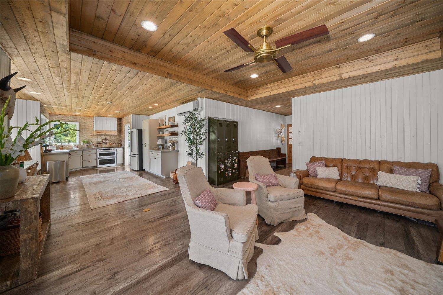 822 Little Spokane River Rd, Newport, WA 99156