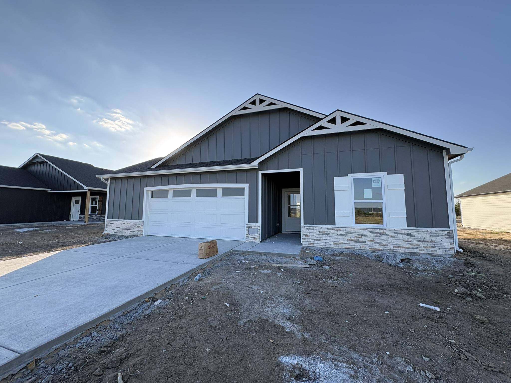 5713 Plumthicket St, Bel Aire, KS 67226