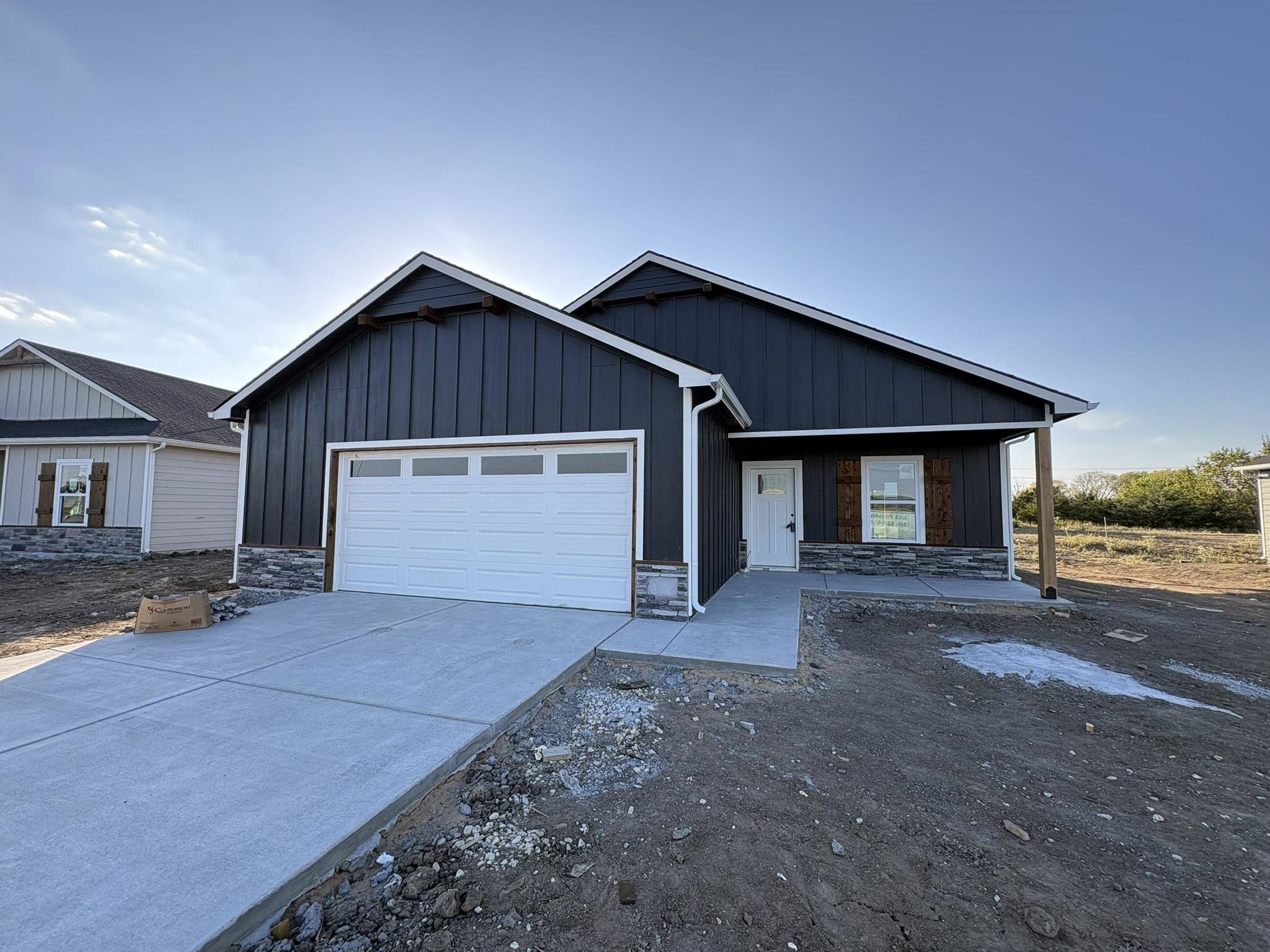 5709 Plumthicket St, Bel Aire, KS 67226