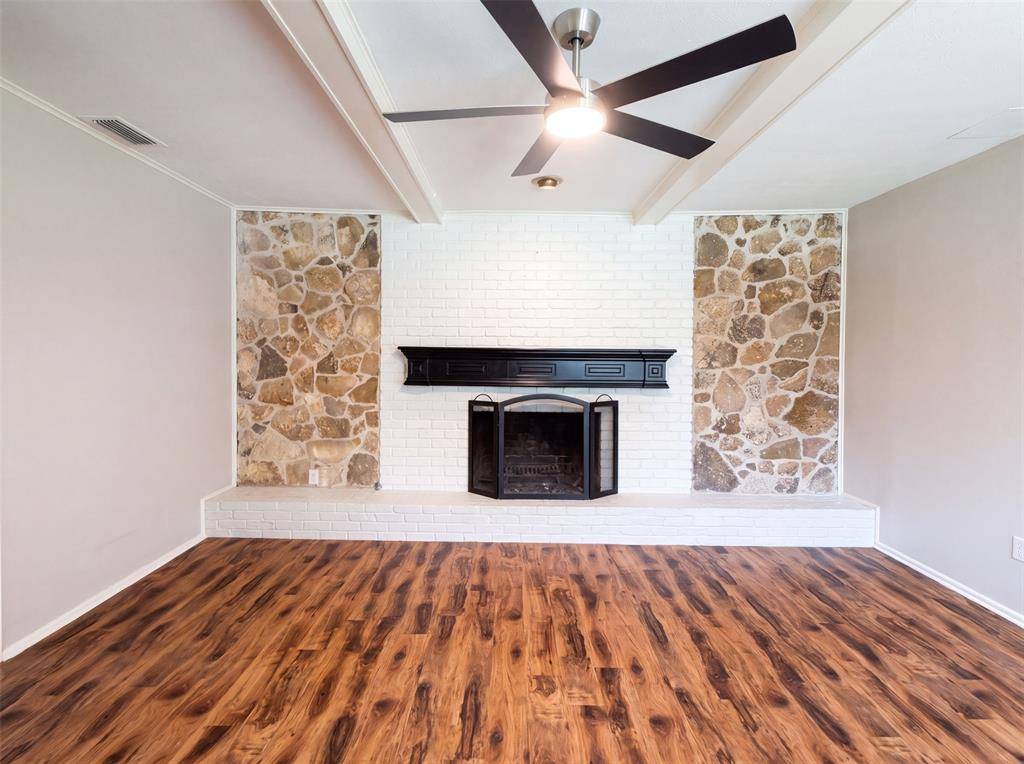 1618 Woodcrest Lane, Carrollton, TX 75006