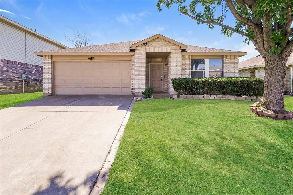 8717 Hunters Creek Drive, Fort Worth, TX 76123