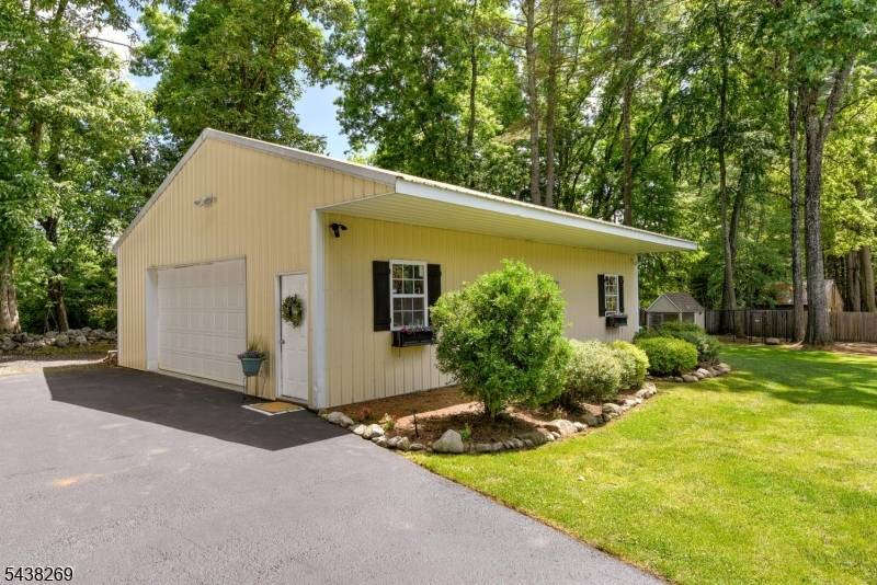 113 Autumn Dr, Montague Twp., NJ 07827