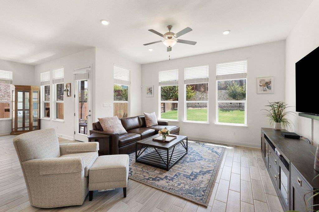 5913 Cimarron Ridge LN, Austin, TX 78738