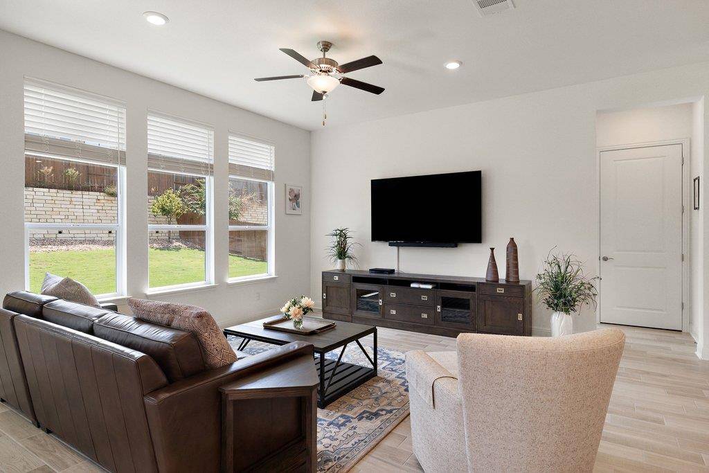 5913 Cimarron Ridge LN, Austin, TX 78738