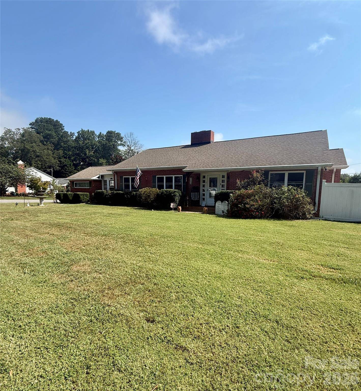 401 S Mulberry ST, Cherryville, NC 28021