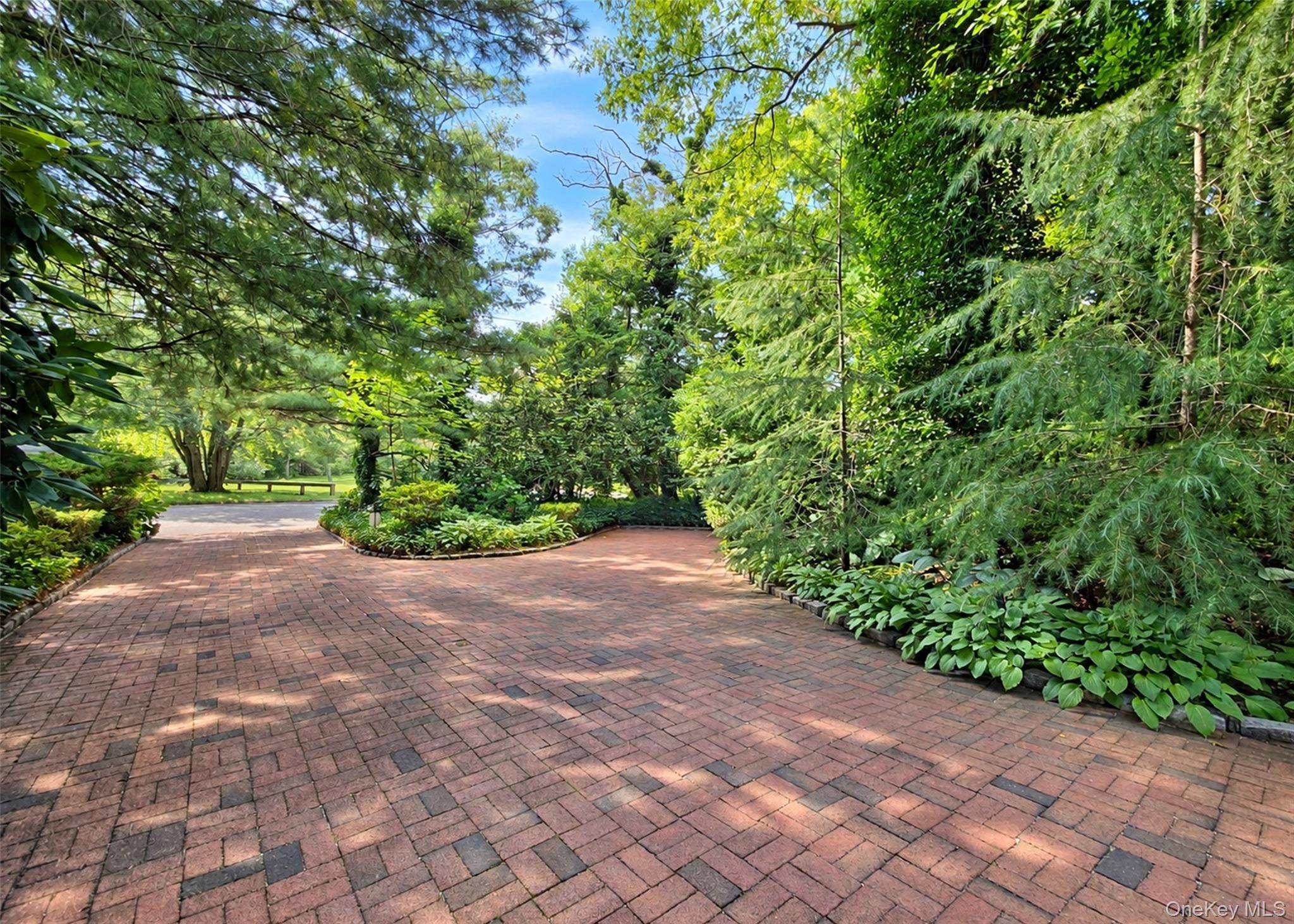 259 Astor DR, Sayville, NY 11782