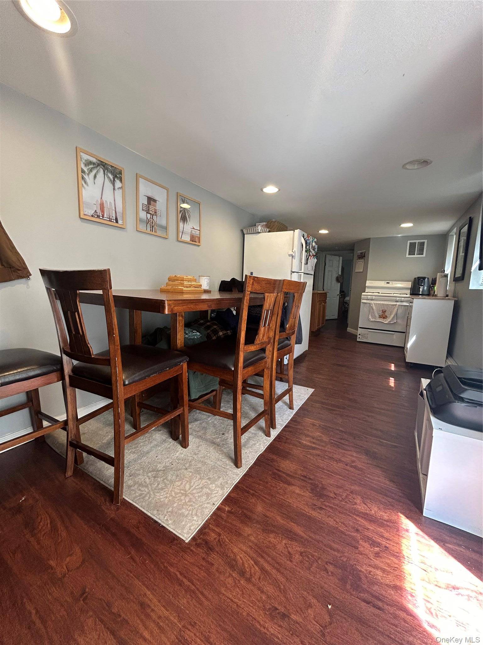 70 Oswego AVE #Walk in unit, Long Beach, NY 11561