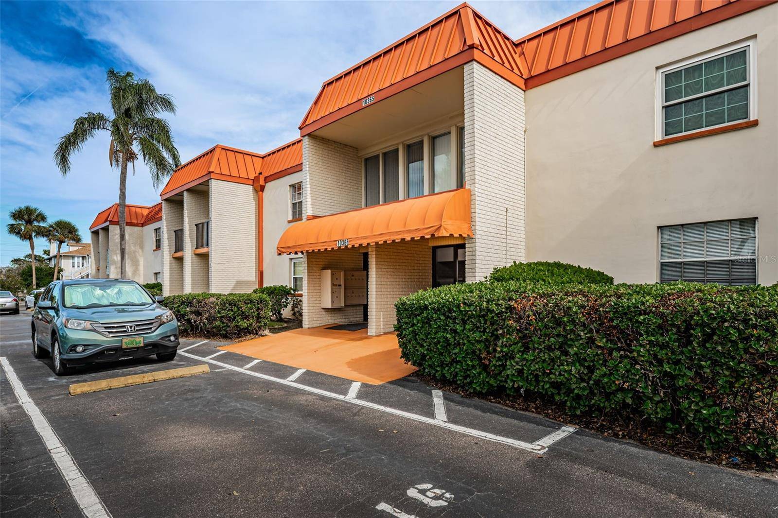 10365 PARADISE BLVD #16, Treasure Island, FL 33706
