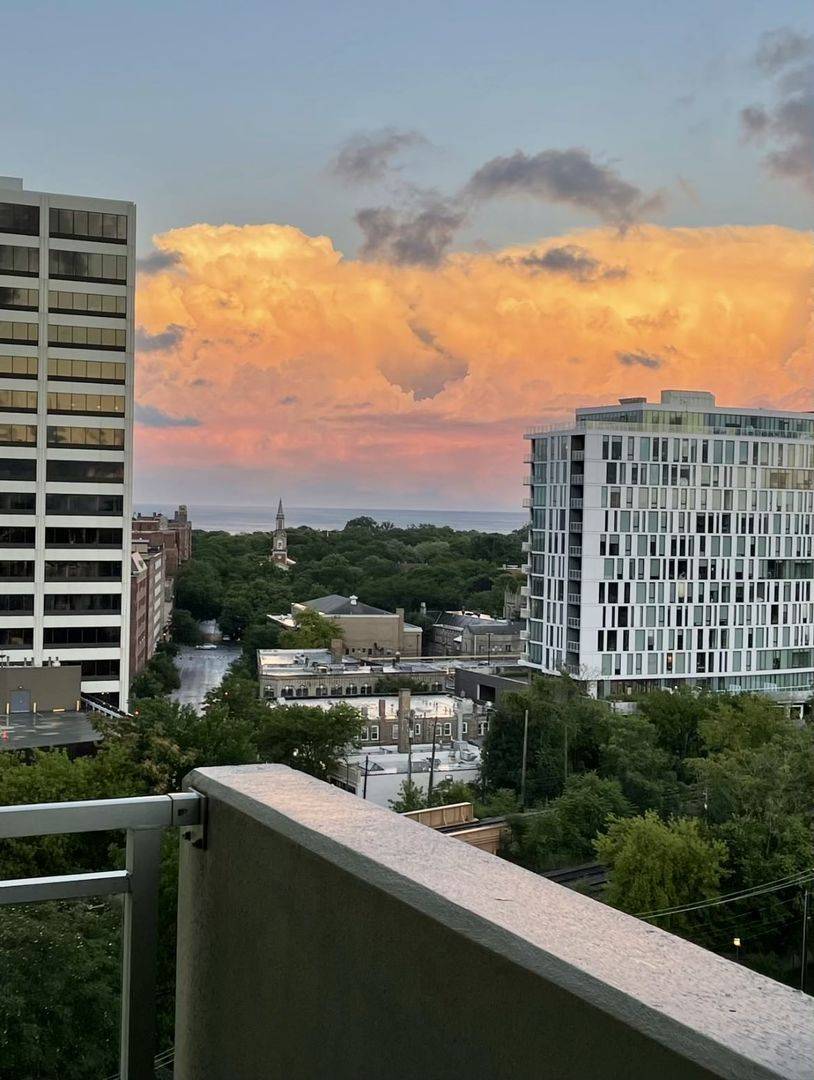 1570 Elmwood AVE #1202, Evanston, IL 60201