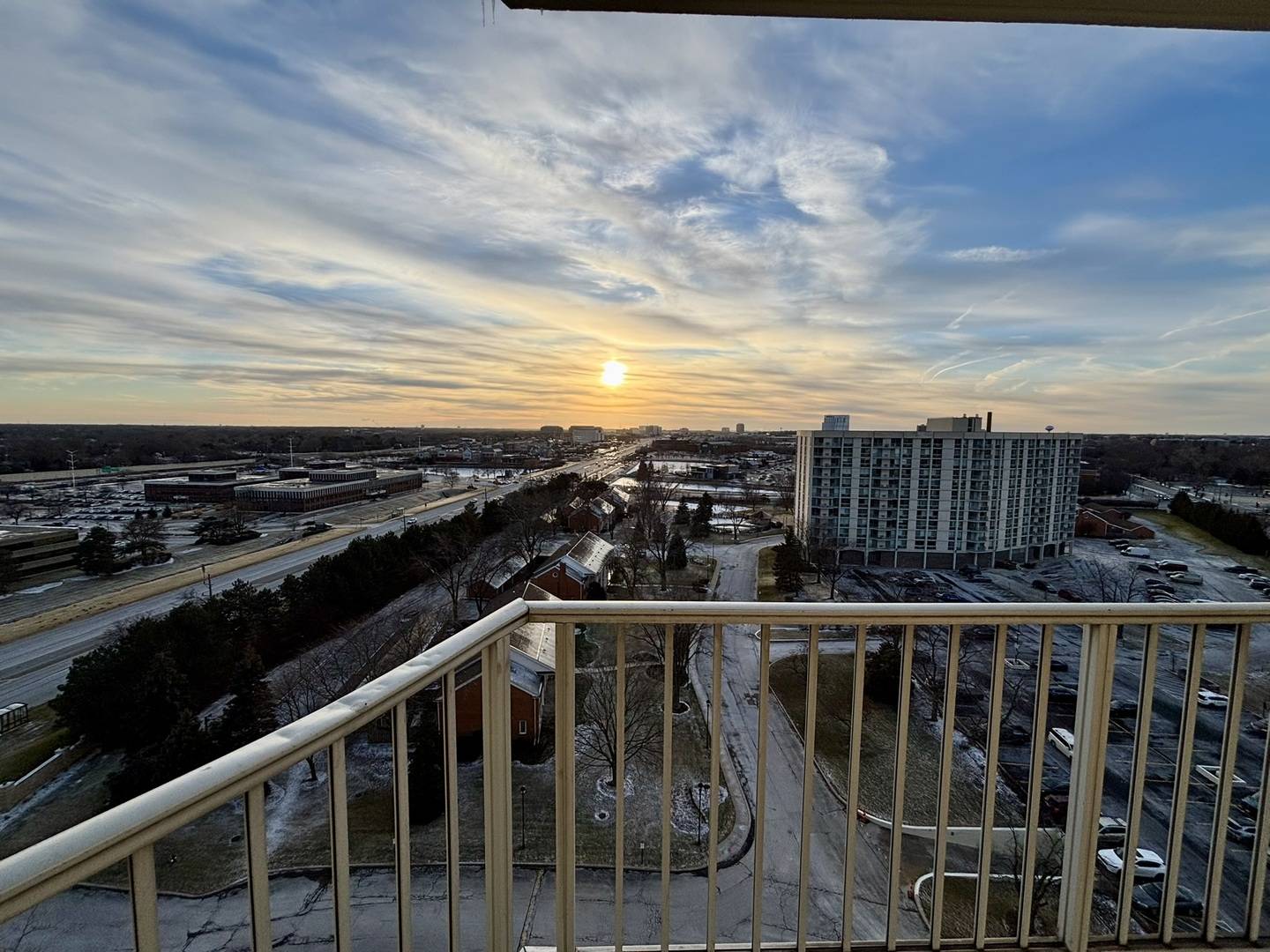 40 N Tower RD #14B, Oak Brook, IL 60523