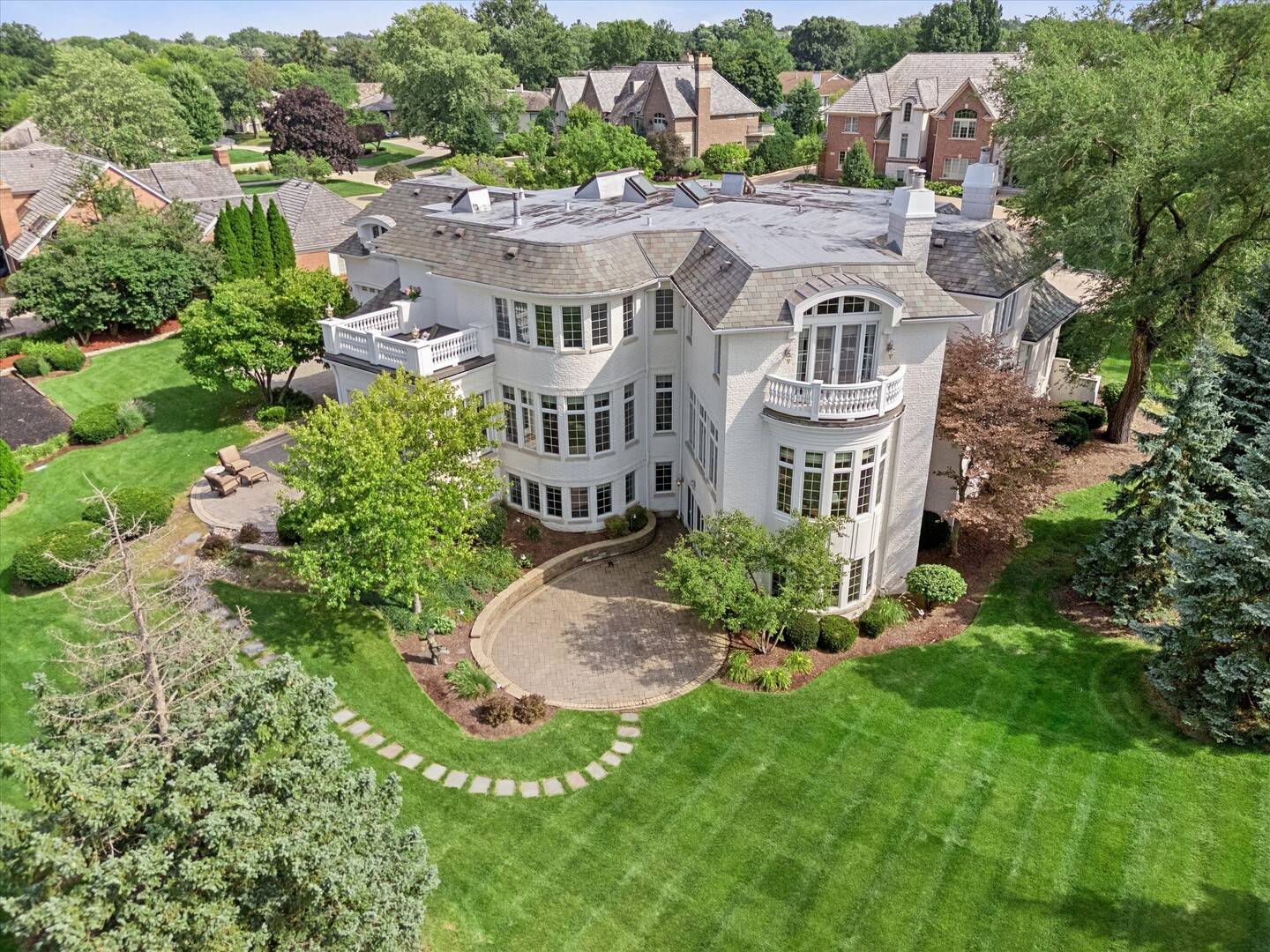 1904 Midwest Club Pkwy, Oak Brook, IL 60523