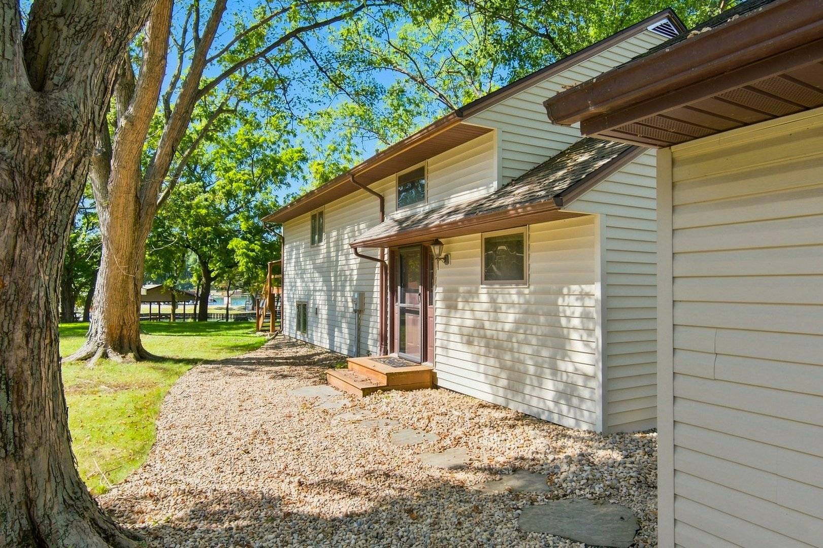 154 Beachview CT, Varna, IL 61375