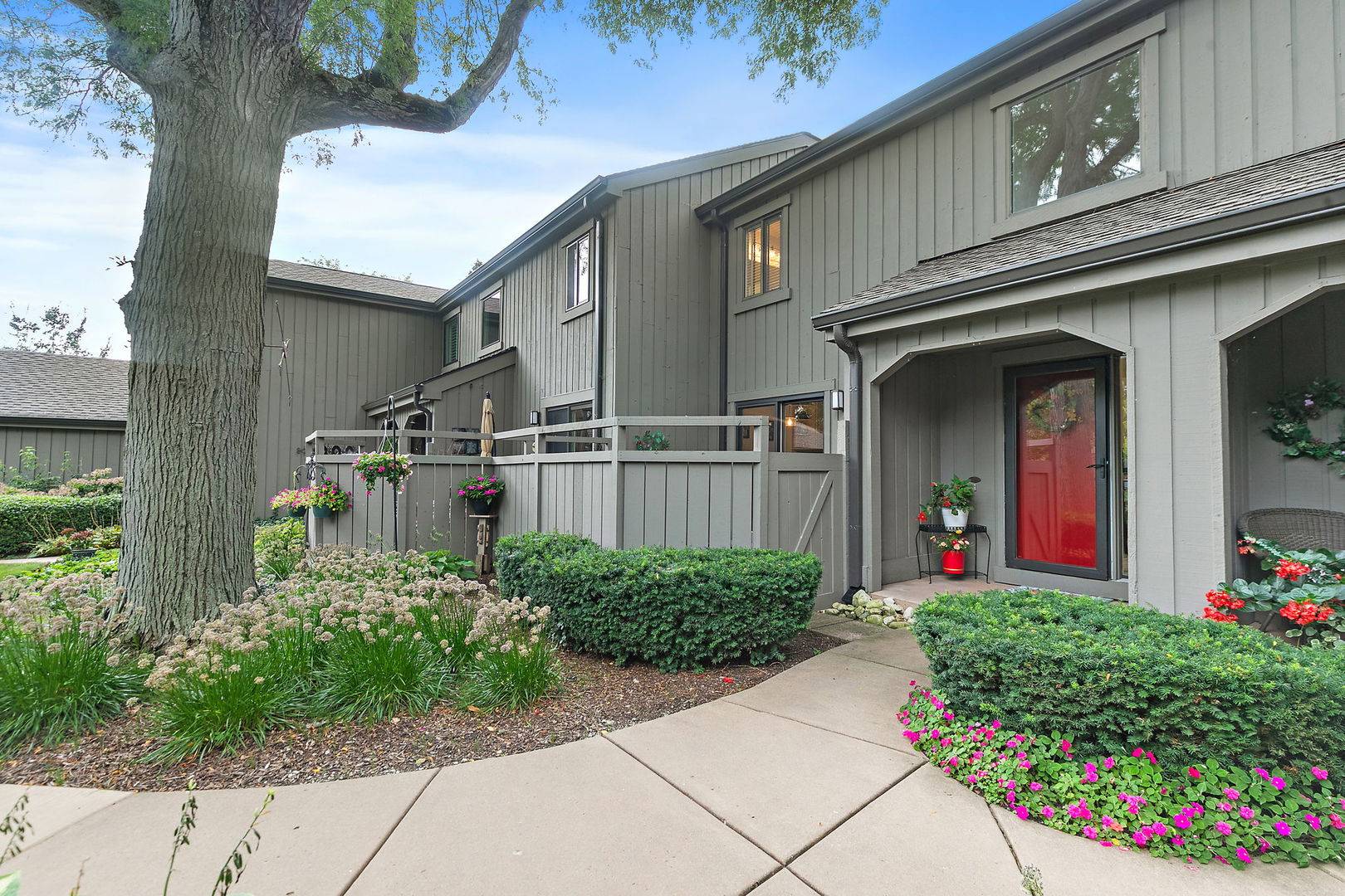 404 Shoreline RD #298, Lake Barrington, IL 60010