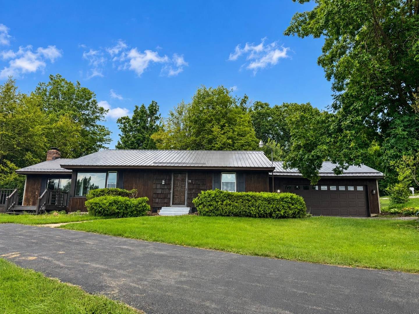 576 Timber Hills DR, Freeport, IL 61032
