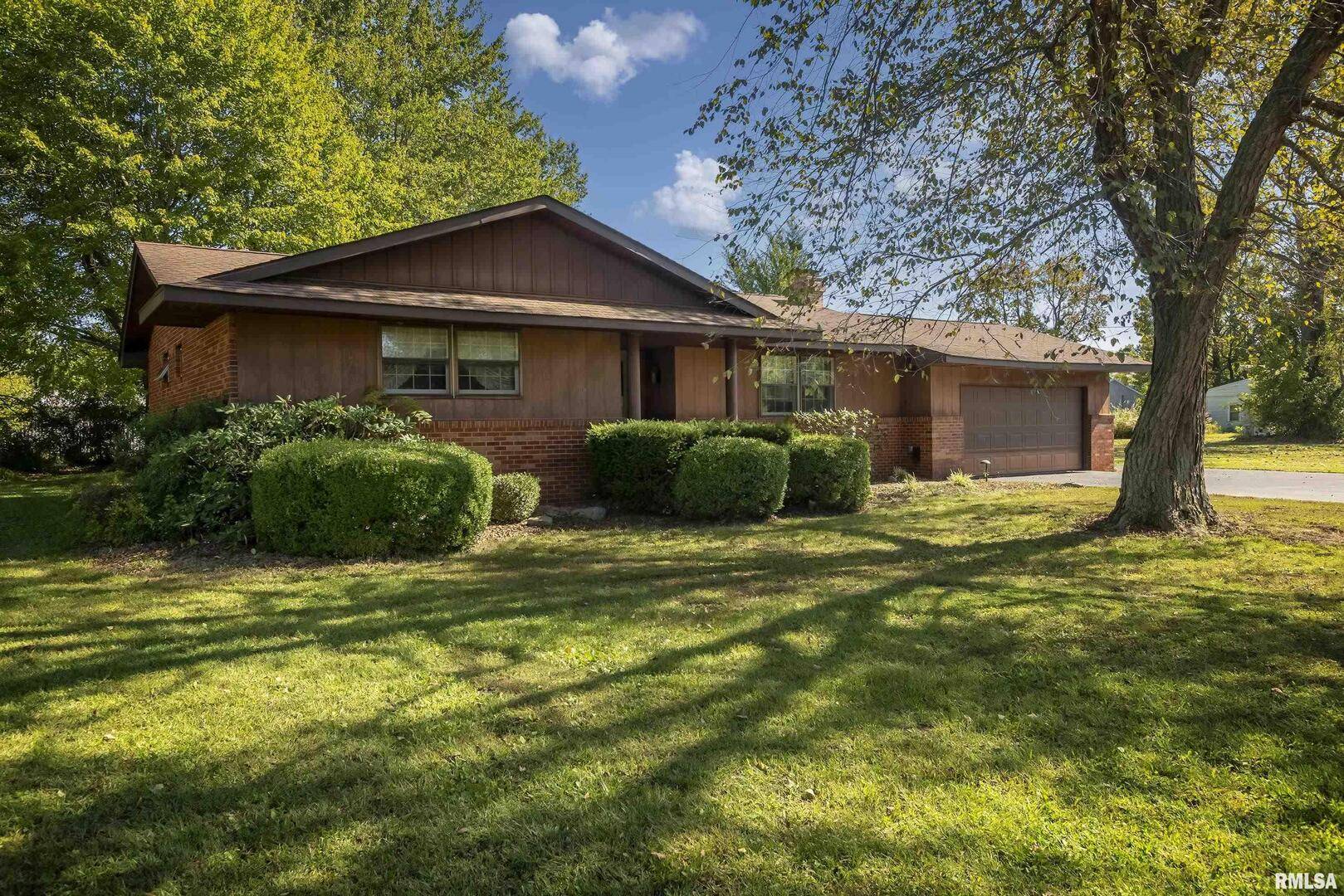 103 Boswell RD, Marion, IL 62959