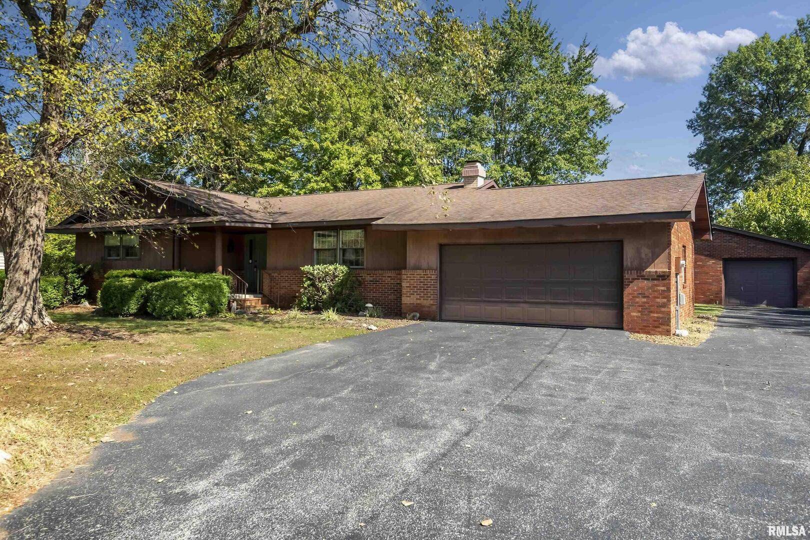 103 Boswell RD, Marion, IL 62959