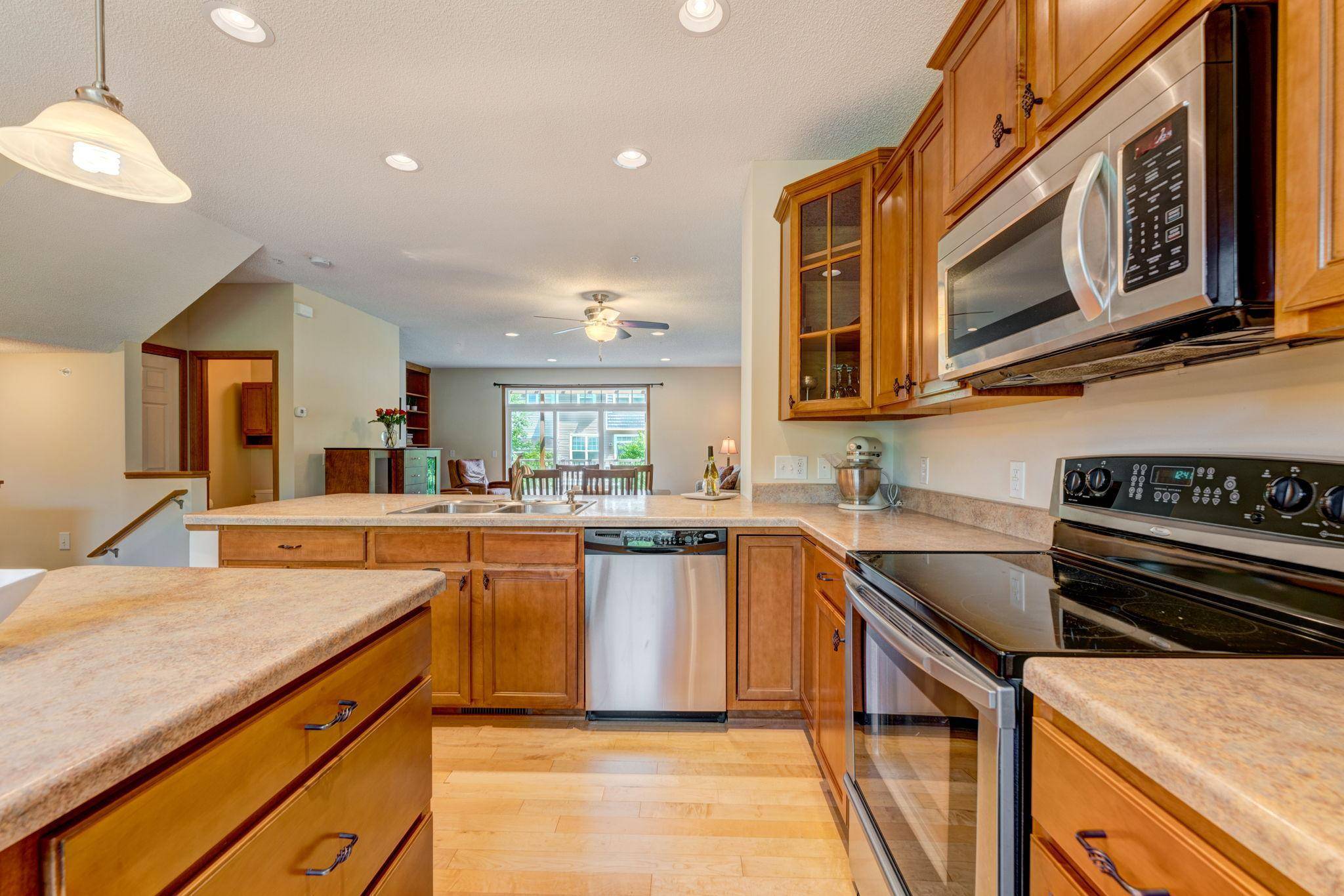 11939 Emery Village DR N, Champlin, MN 55316