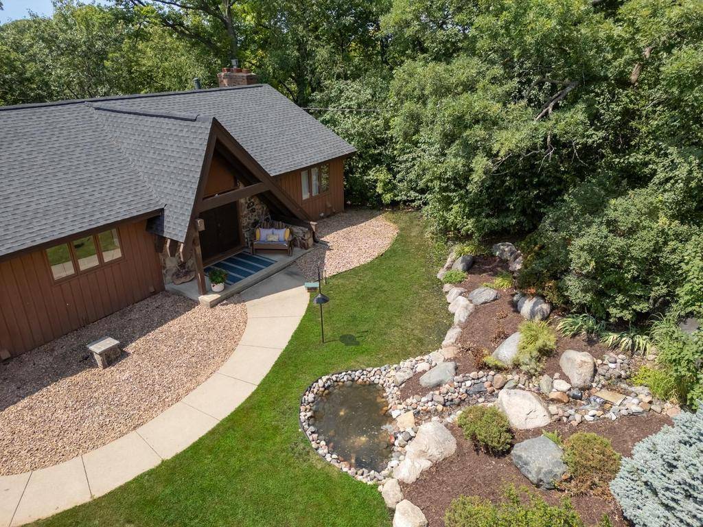335 Pineview LN N, Plymouth, MN 55441