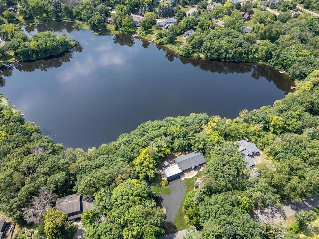 335 Pineview LN N, Plymouth, MN 55441