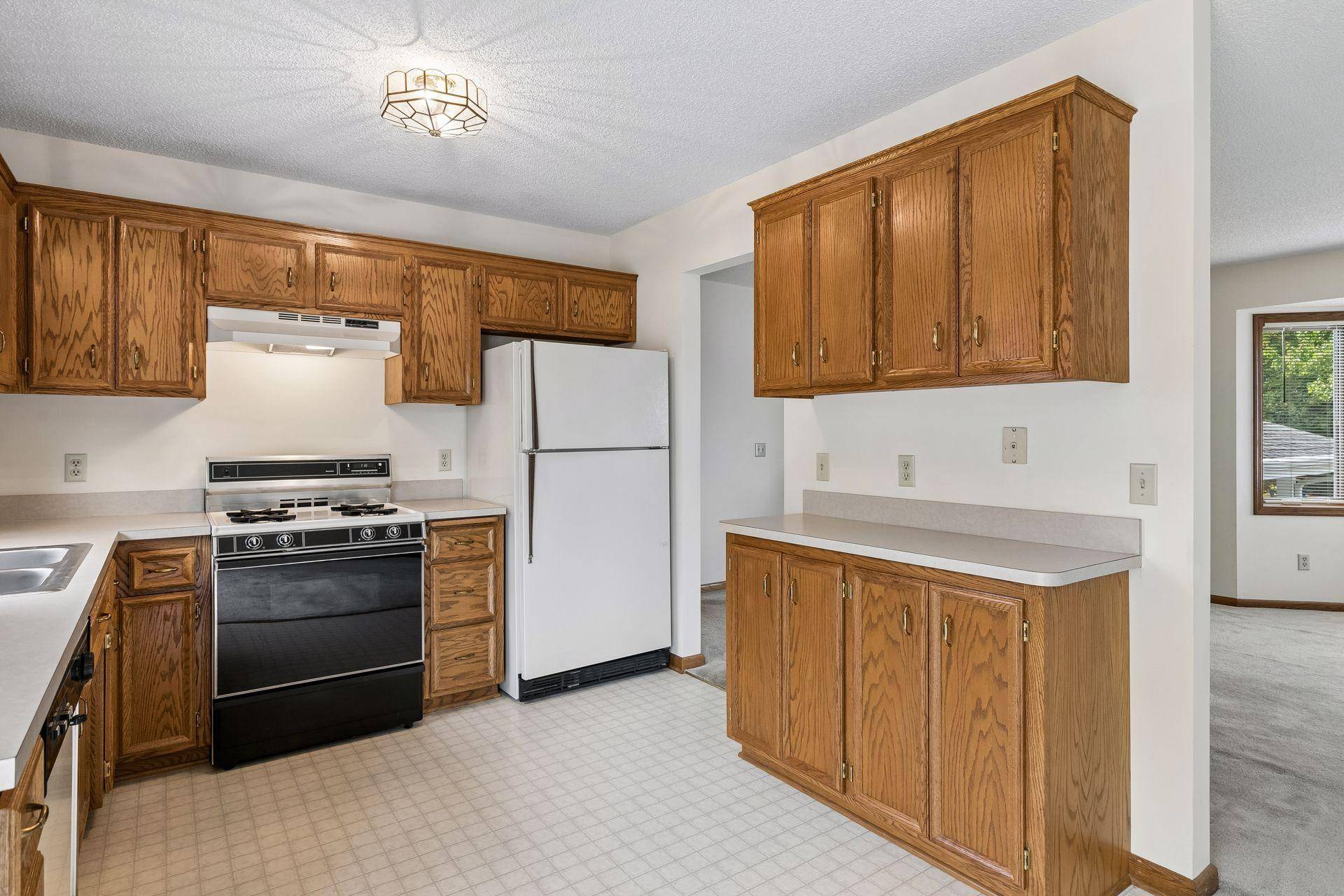 972 Pointe WAY, Eagan, MN 55123