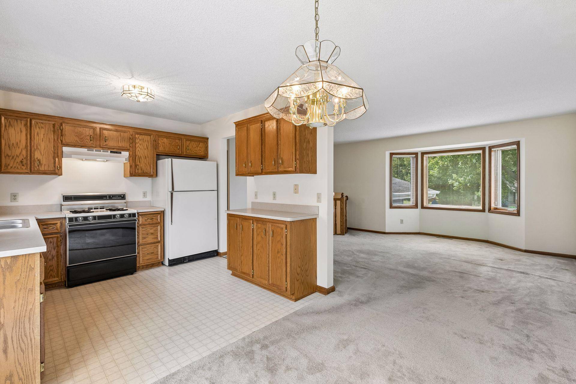 972 Pointe WAY, Eagan, MN 55123
