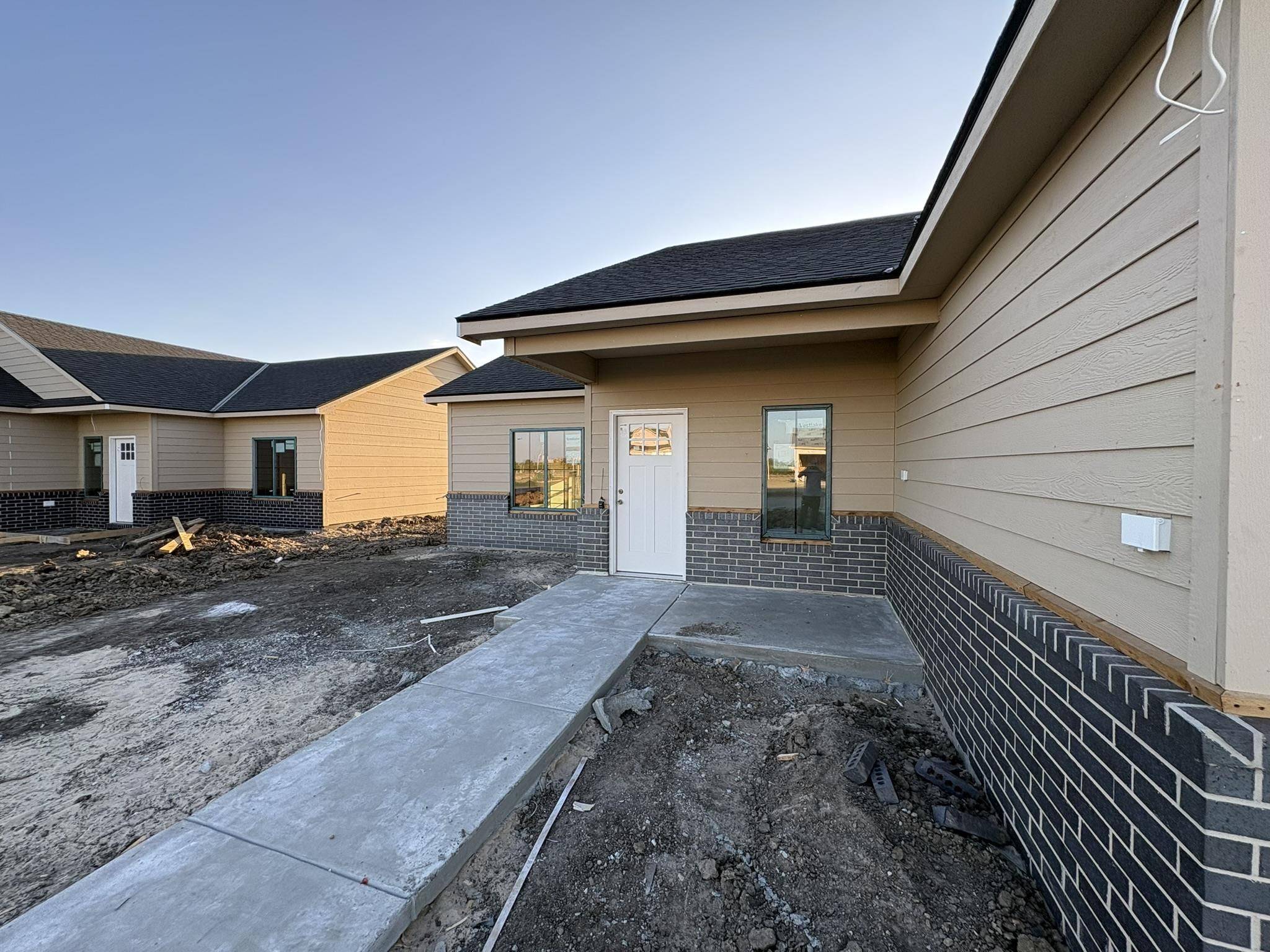5817 Plumthicket St, Bel Aire, KS 67226