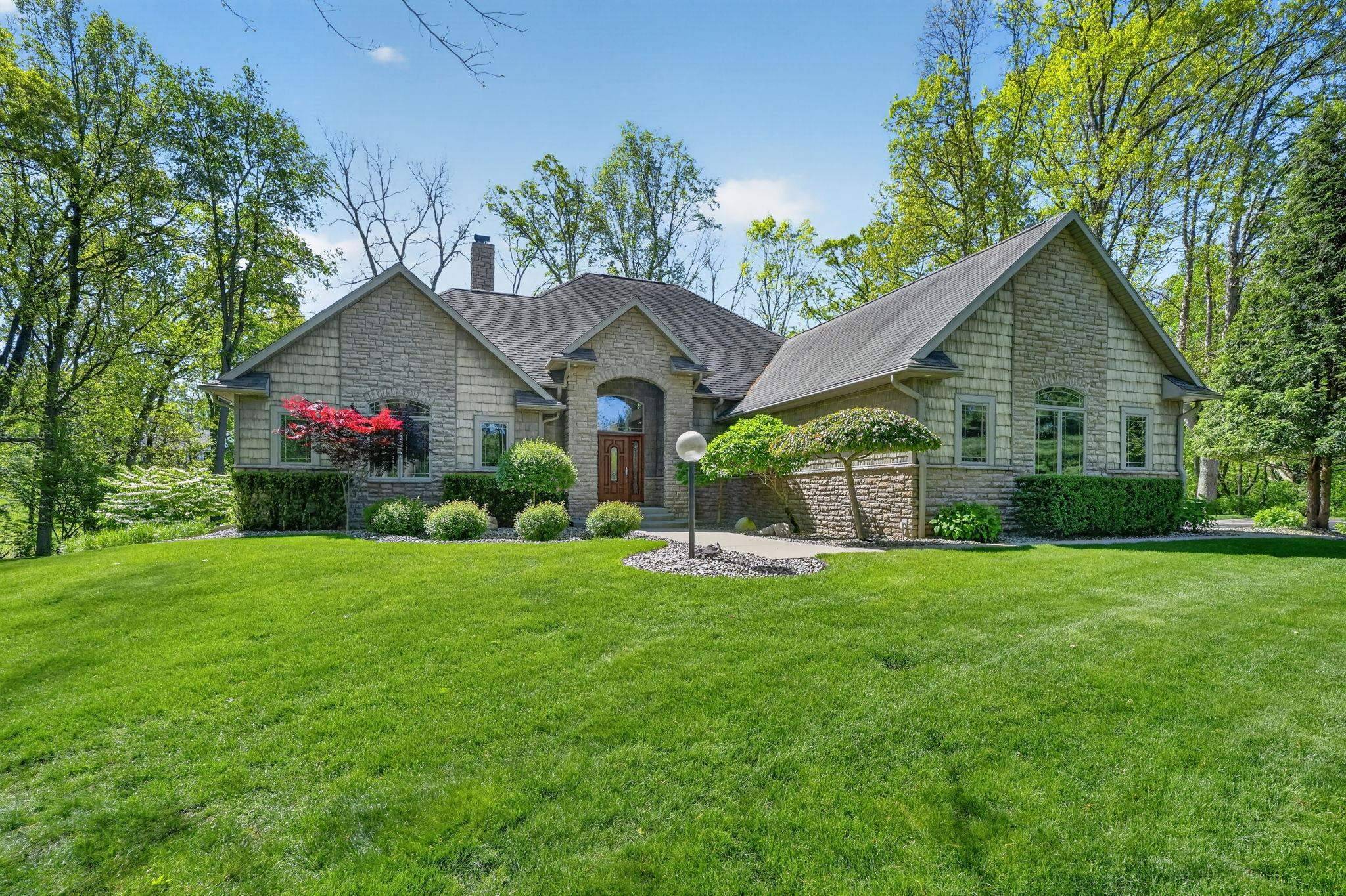 17605 County Road 112 ***, Bristol, IN 46507