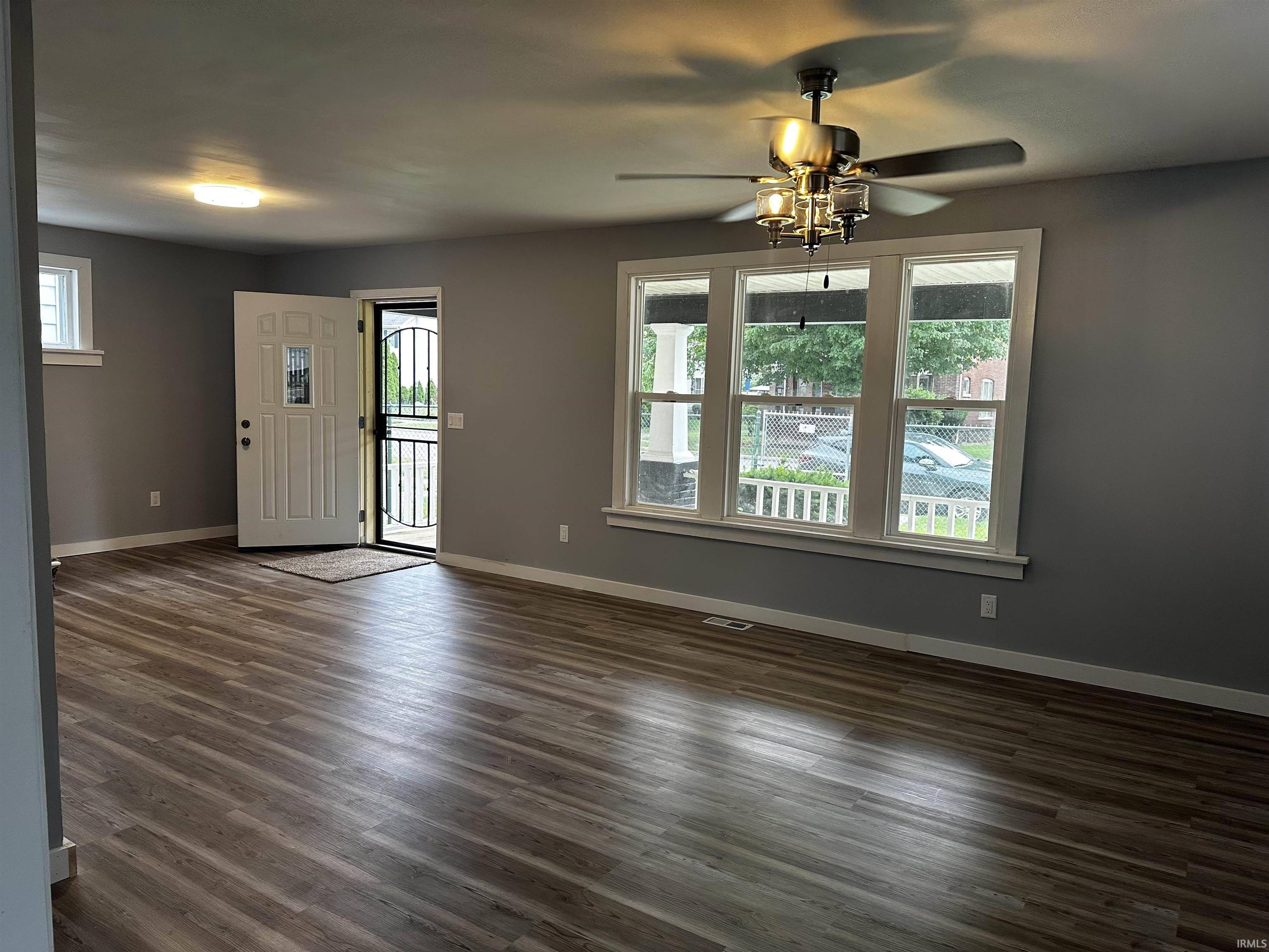 406 E Broadway ST, South Bend, IN 46601