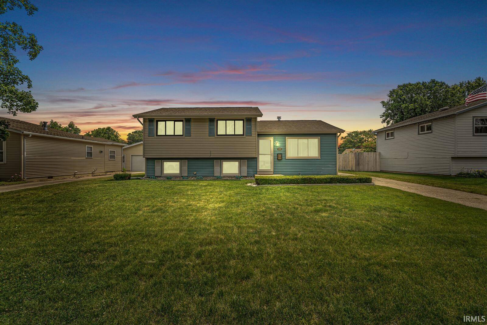 1810 Hass DR, South Bend, IN 46635-2042