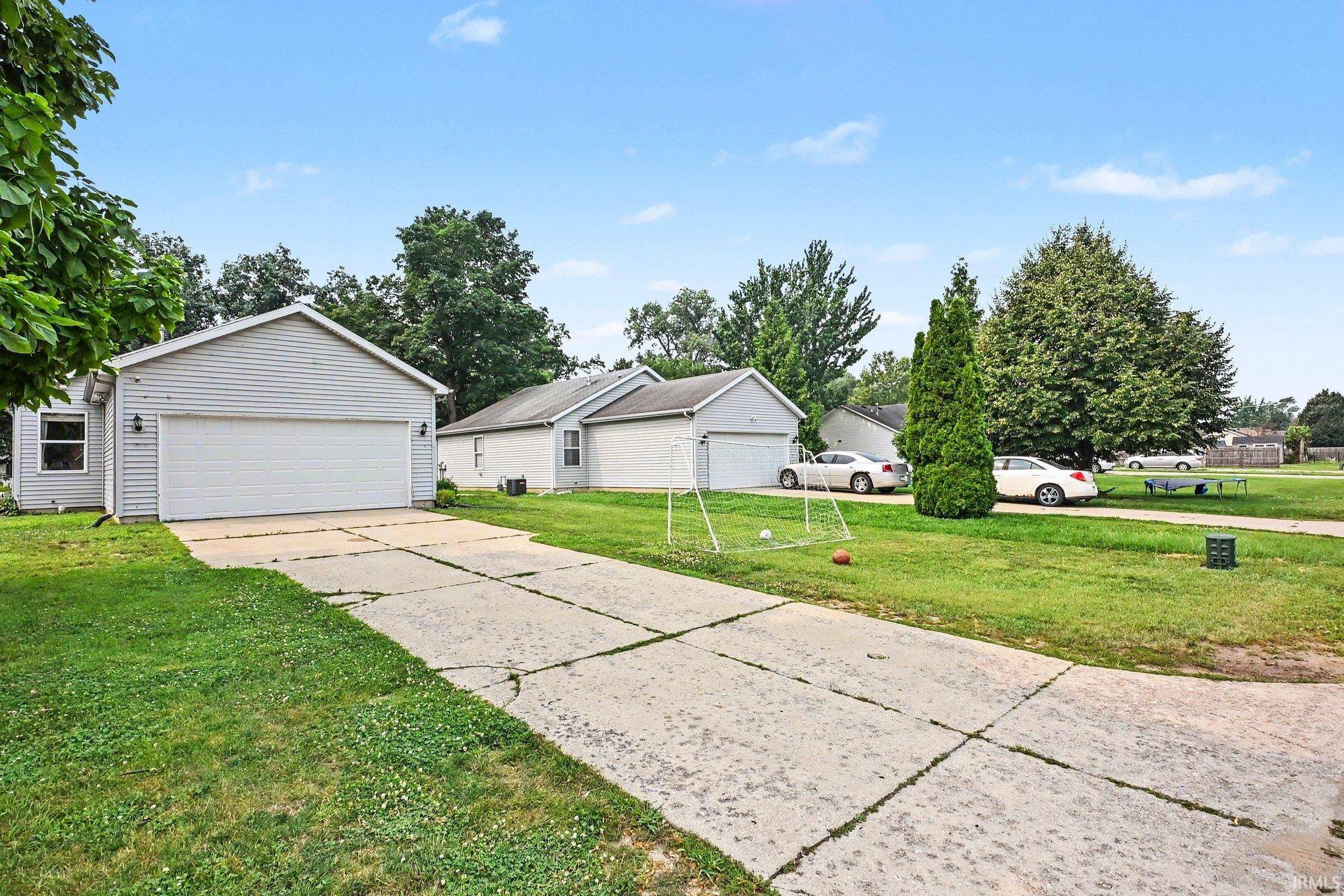 818 W Indiana AVE, Elkhart, IN 46516