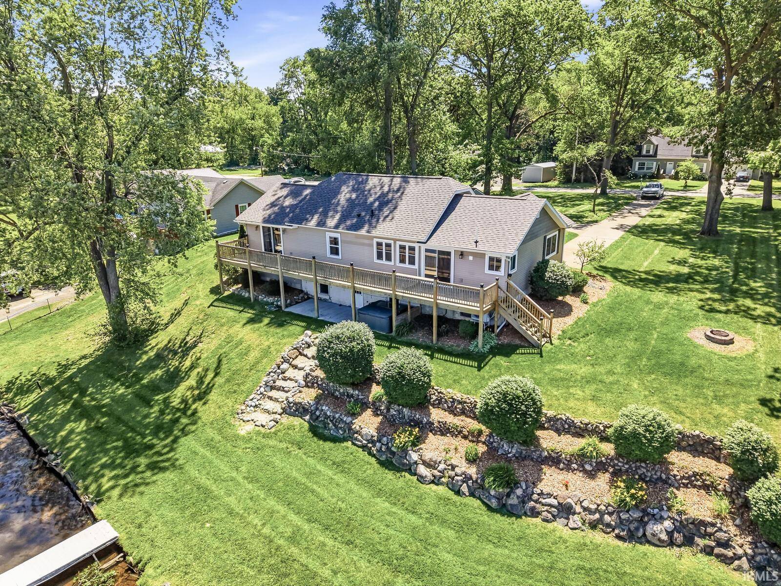 10287 Vistula RD, Osceola, IN 46561