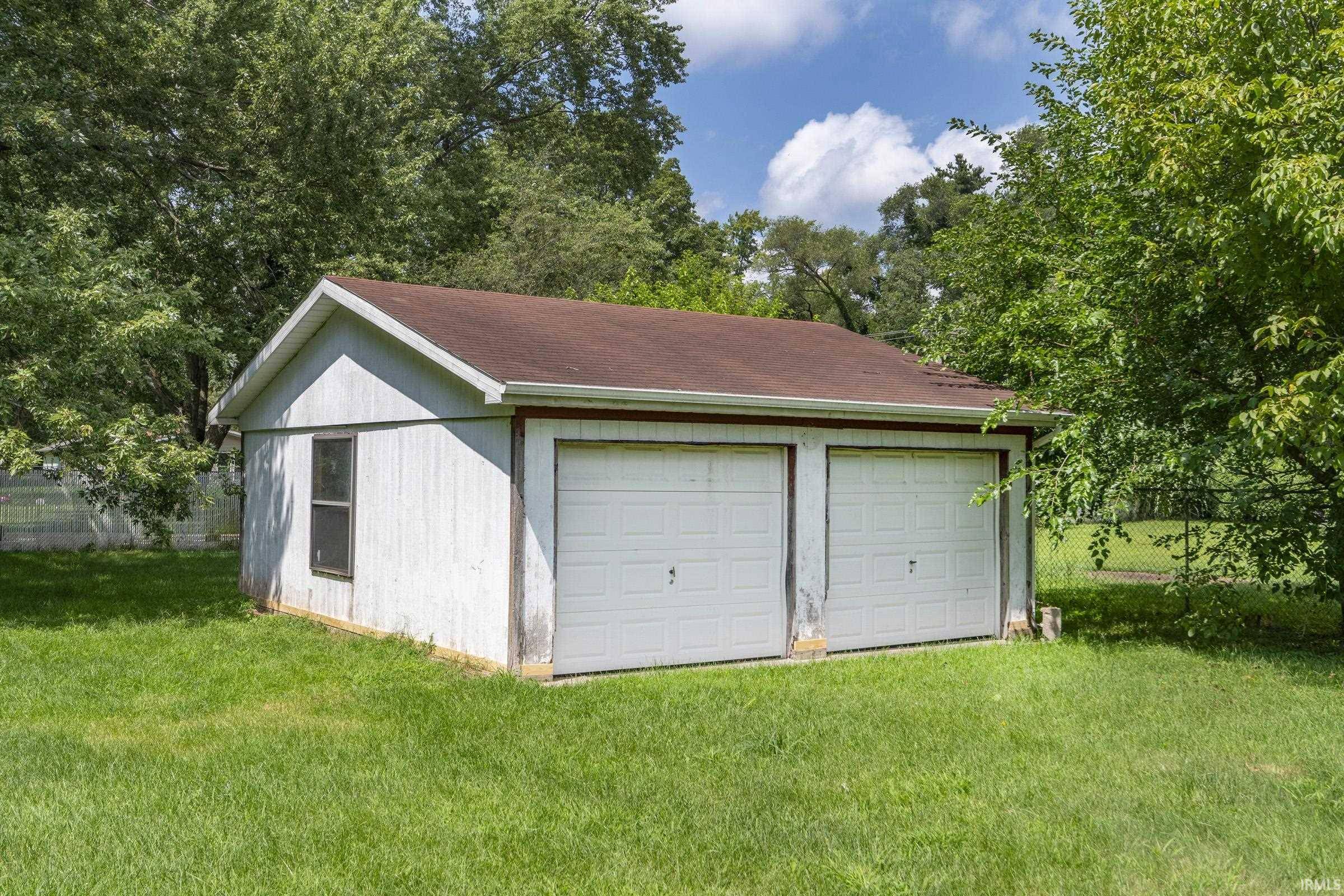 52035 County Road 9 ***, Elkhart, IN 46514