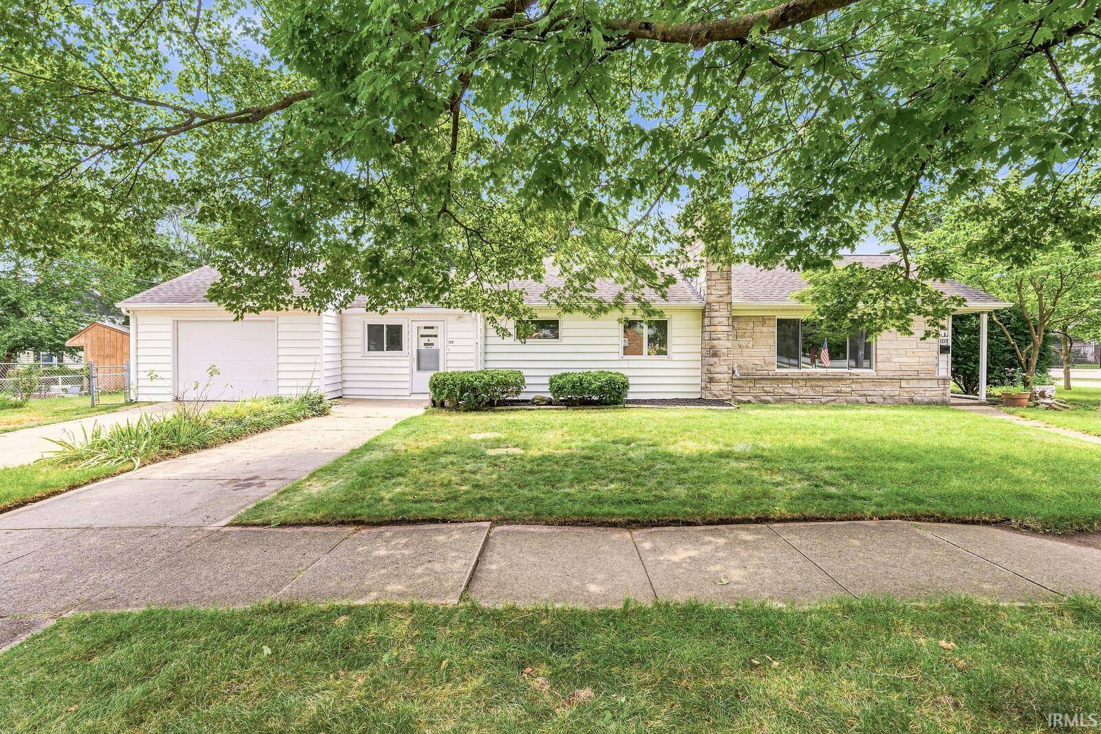 102 S Greenlawn AVE, South Bend, IN 46617