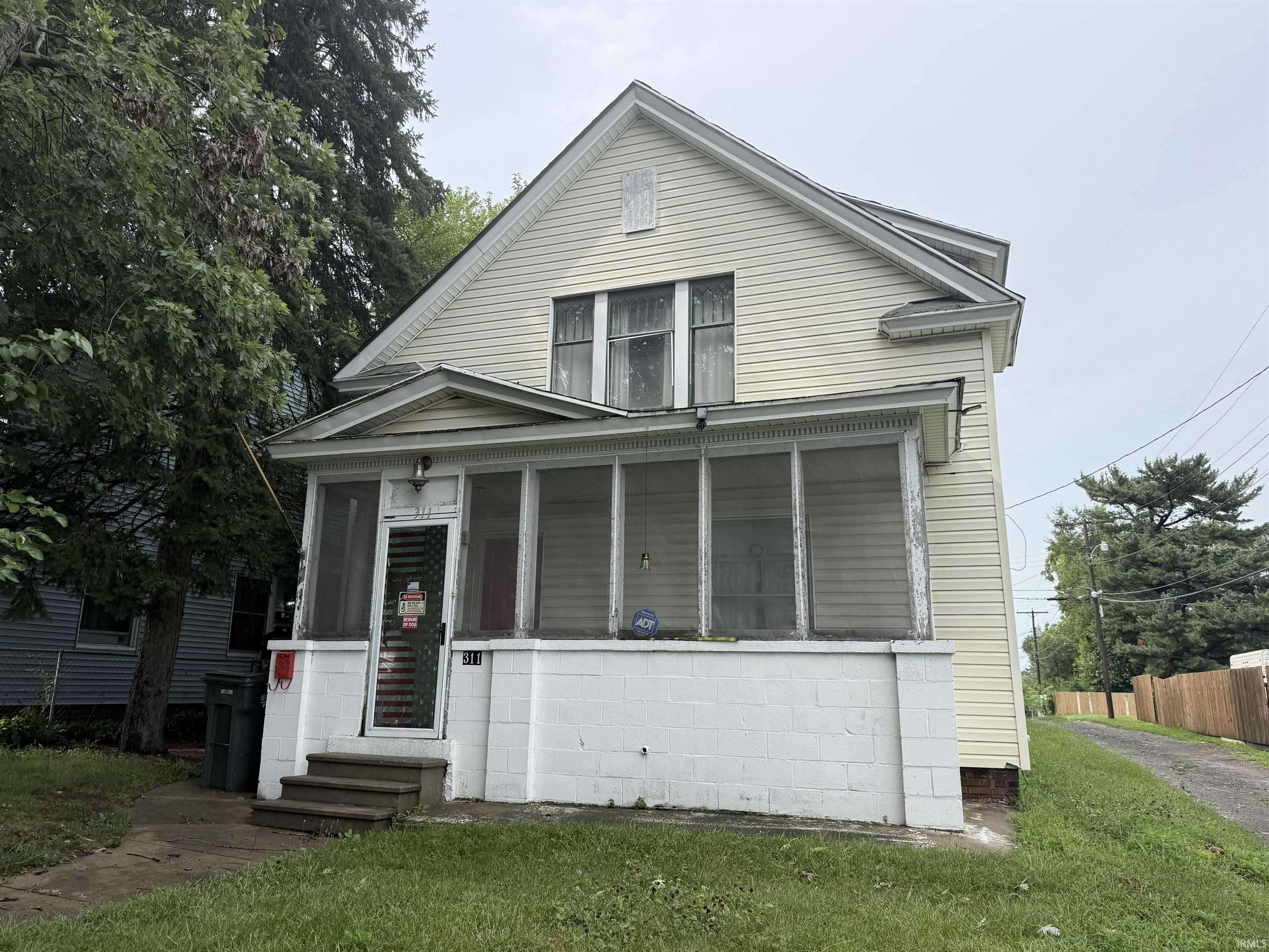 311 W Ewing AVE, South Bend, IN 46613