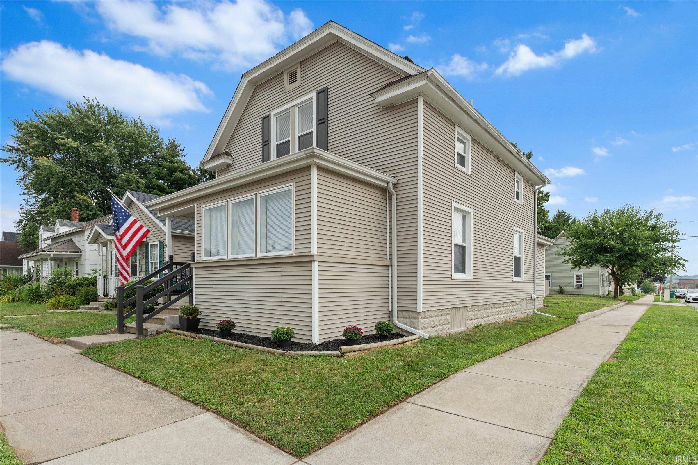 135 W Broadway ST, Mishawaka, IN 46545-6134