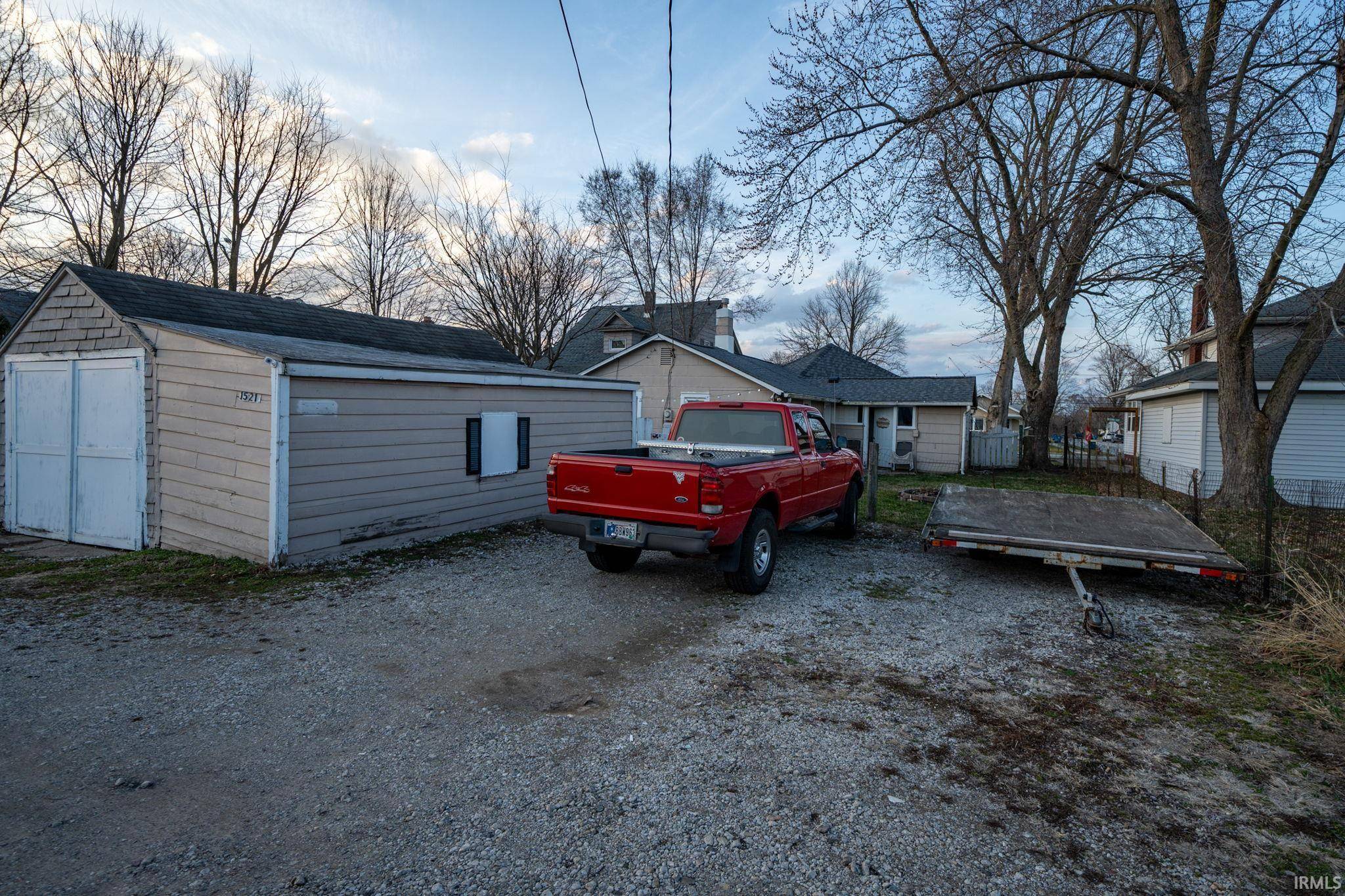 1521 E Lincolnway ***, Mishawaka, IN 46544-2919