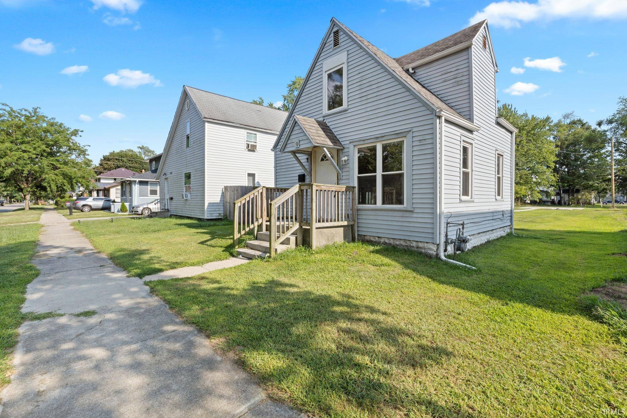 1021 W Wolf AVE, Elkhart, IN 46516