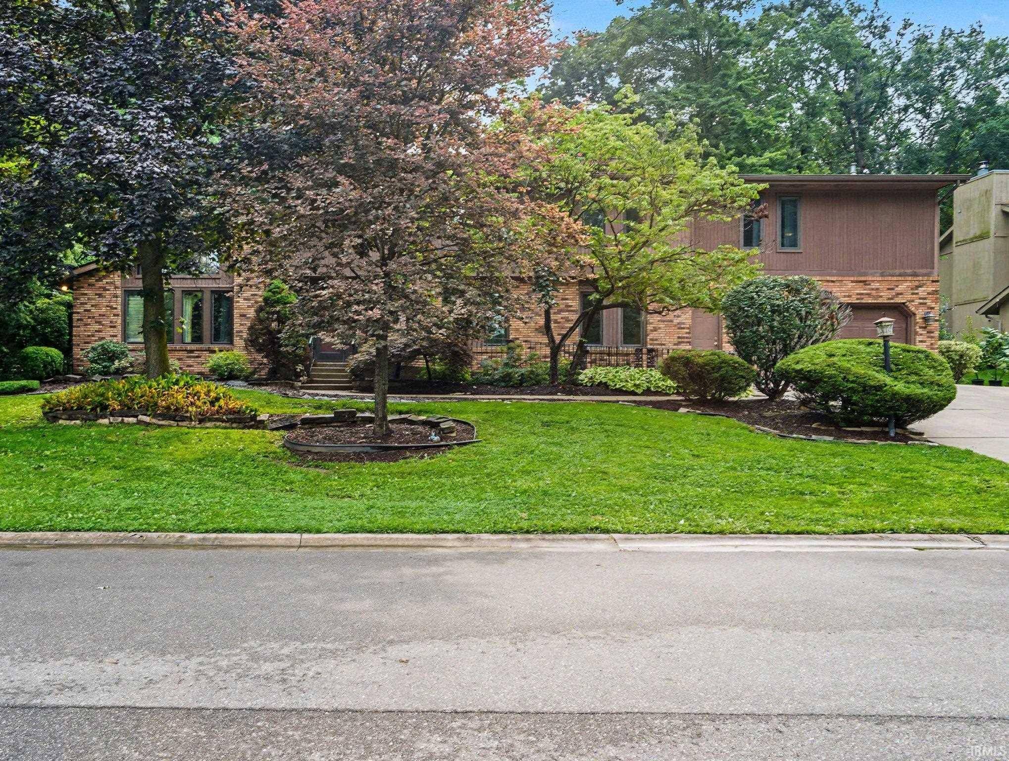 50572 Mercury DR, Granger, IN 46530